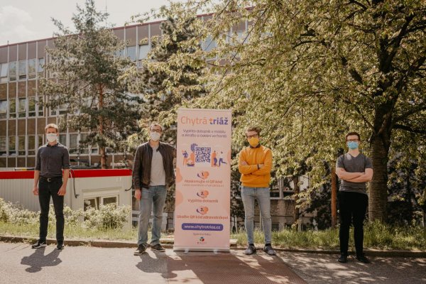 Nečakať dlho v rade a nenakaziť sa. Študenti vymysleli, ako cez pandémiu lepšie triediť pacientov