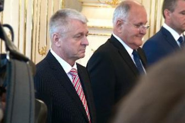 Sľuby, sľuby, sľuby...