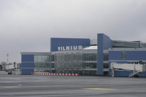 Vo Vilniuse uzavreli letisko po hlásení o drone, vzlietli stíhačky NATO