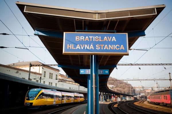 Nesrovnal nebojuje o Bratislavu, ale o svoje kreslo