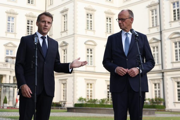 Macron: Francúzsko sa s Nemeckom zbližuje