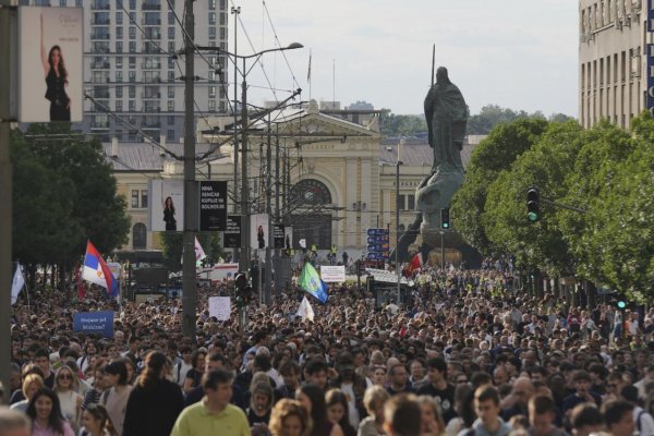 Za víťaza volieb v dvoch srbských mestách sa vyhlásili vládne aj opozičné bloky