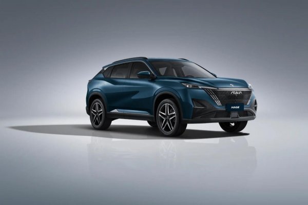 Slováci si toto auto zamilovali. Importér reaguje a do ponuky pridáva plug-in hybridnú verziu a ešte väčší model 