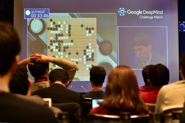 Umelá inteligencia porazila človeka