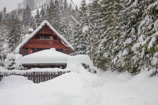 Na strednom Slovensku je bez elektriny už 15 000 odberateľov