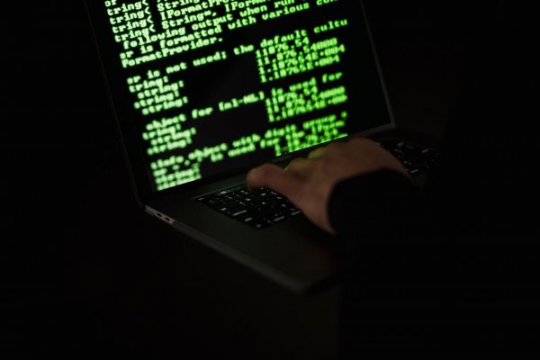 NBÚ: Dôsledky pôsobenia ruských kybernetických skupín zaznamenali aj na Slovensku