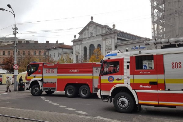 V Bratislave horela Stará tržnica. Polícia evakuovala ľudí 