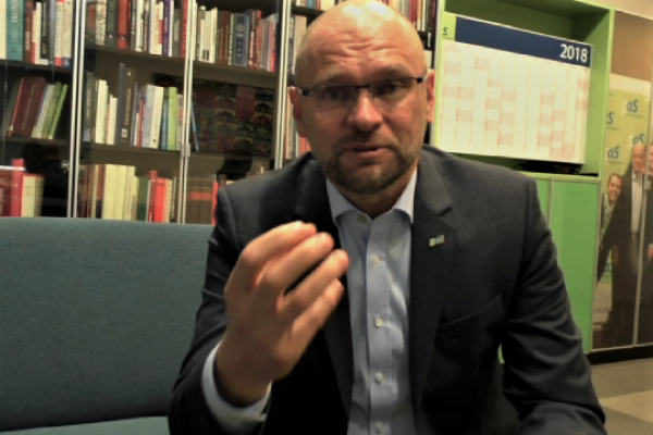 Dankov  „geniálny​​“ nápad je v druhom čítaní