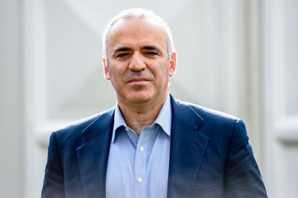 Kasparov vyzýva zastaviť Putina