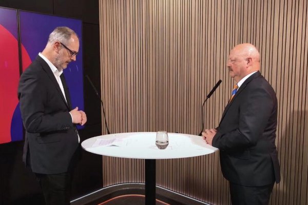 Tretie výročie vojny na Ukrajine. Pavel Macko a Katarína Mathernová u Braňa Závodského