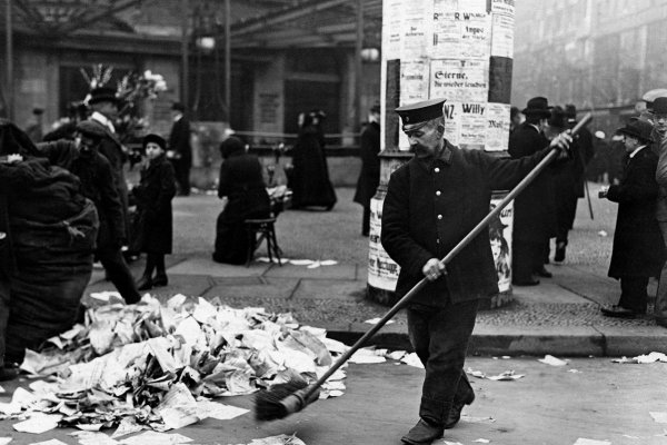 Esej: Svet, v ktorom rastie nestabilita, násilie a extrémizmus, pripomína v niečom globalizovanú Weimarskú republiku