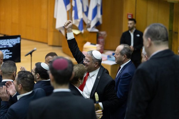 Izraelský parlament prijal kontroverzný zákon o médiách, vláda bude mať nad nimi väčšiu kontrolu