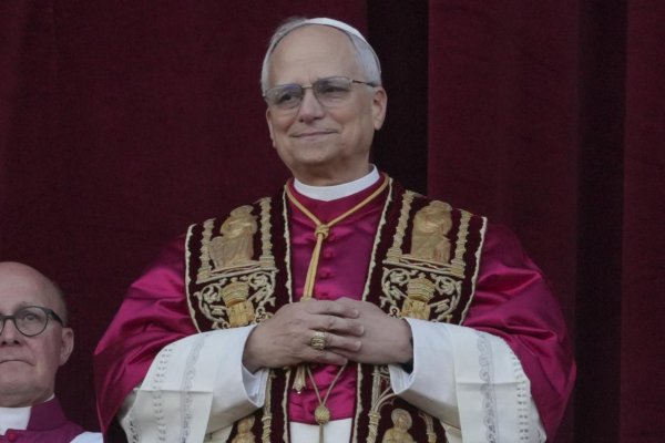 Novým pápežom sa stal americký kardinál Robert Prevost, prijal meno Lev XIV