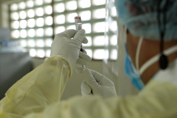 Odborníci vyzvali rodičov, aby dali zaočkovať svoje deti proti ochoreniu covid-19