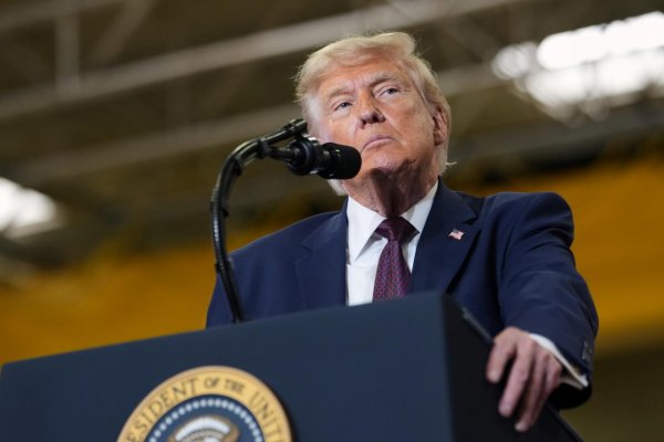 Udalosť dňa: Trump tvrdí, že Irán nebude vyberať poplatky v Hormuzskom prielive
