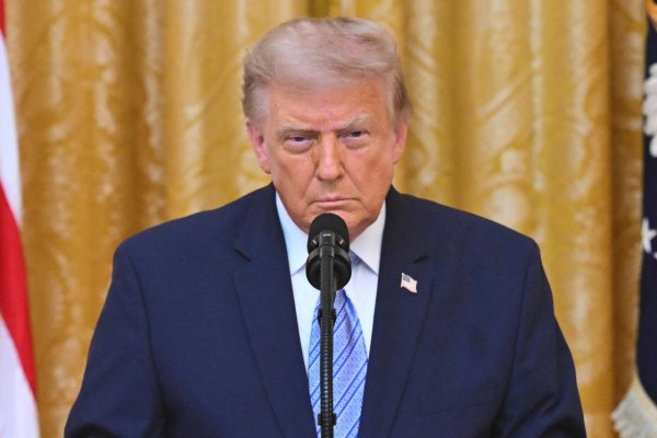 Trump pohrozil Kanade vyššími clami pre dym z lesných požiarov