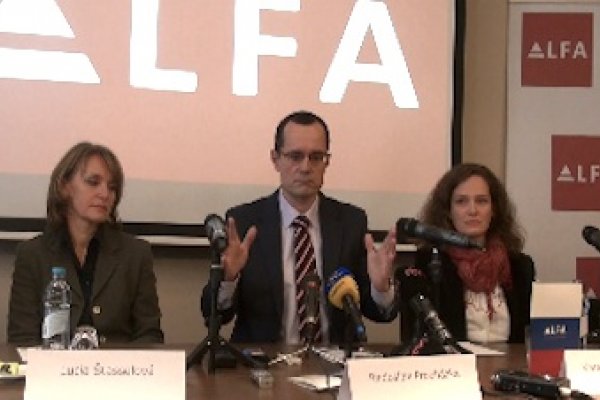 Procházka odišiel z KDH