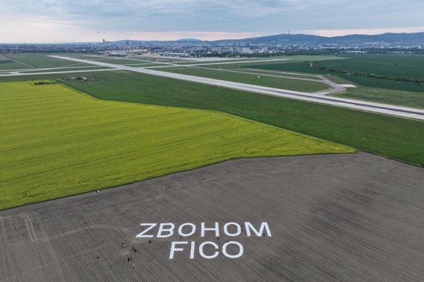 Fico odletel vládnym špeciálom do Moskvy