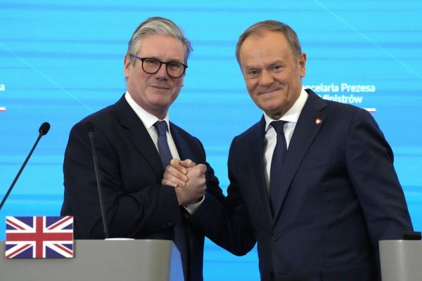 Starmer a Tusk podpíšu novú obrannú a bezpečnostnú dohodu