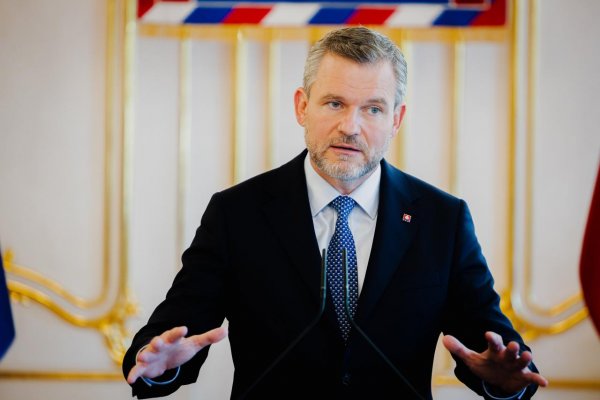 Pellegrini je presvedčený, že Veľká Británia zodpovie legitímne otázky vlády SR