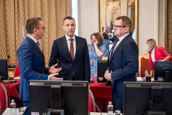 Asociácia súkromných škôl a školských zariadení žiada Pellegriniho, aby nepodpísal školské zákony