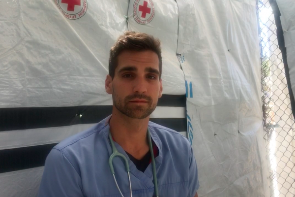 Lekár Šimonek pomáha na Lesbose: Utečenci nie sú pre Slovákov zdravotným rizikom