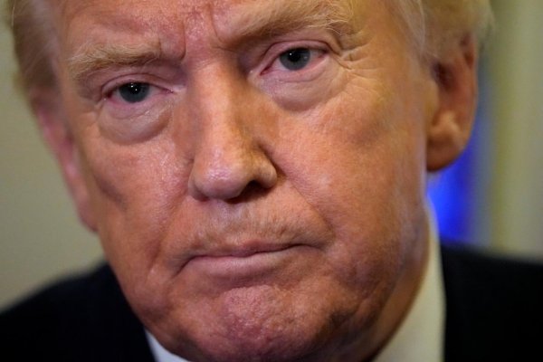 Trump sa dištancoval od hanlivého videa s Obamovcami, ospravedlniť sa neplánuje