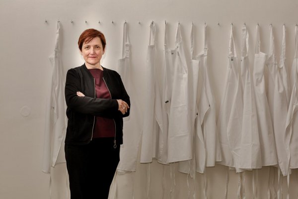 Prečo sú Slovensko a Maďarsko najviac rozdelené spoločnosti? Odpovedá výtvarníčka Ilona Németh