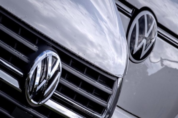 Únia schválila zmiernenie povinností automobiliek pri dosahovaní emisných cieľov