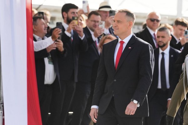 Prezident Nawrocki navrhol nulovú daň z príjmu pre rodiny s deťmi