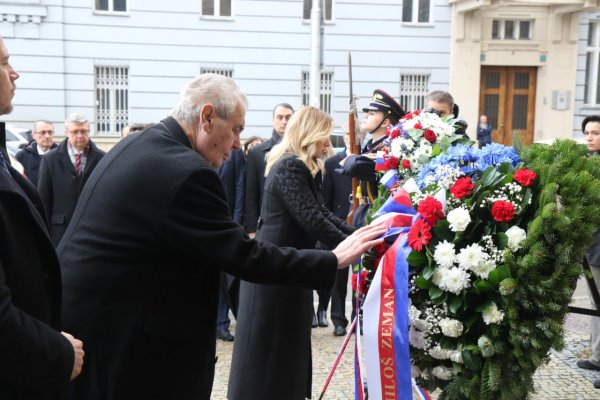 Revolúciu si v Bratislave pripomenuli Zuzana Čaputová a Miloš Zeman