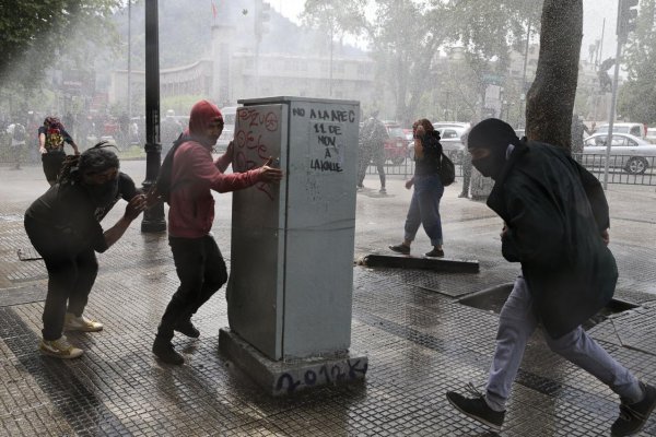V hlavnom meste Čile nariadili nočný zákaz vychádzania