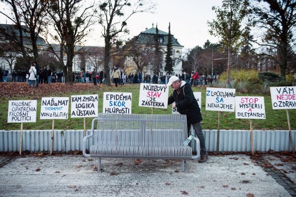 Miloš Jeseňák: Vírus zatiaľ neslabne