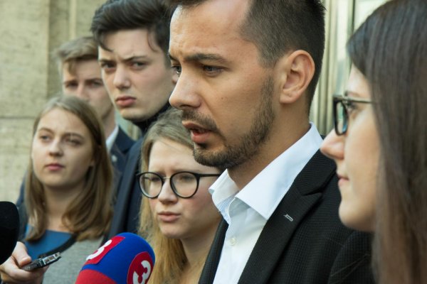 Za slušné Slovensko chystá ďalší pochod, na Fica podali trestné oznámenie za šírenie poplašnej správy.