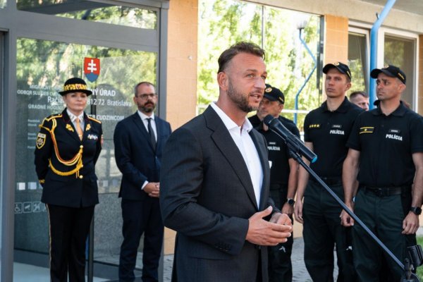 Slovenská advokátska komora odmietla sťažnosť Šutaja Eštoka na advokáta Petra Kubinu