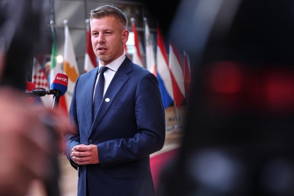 Maďarsko presadilo vypustenie výzvy na zrýchlené prijatie Ukrajiny do Únie