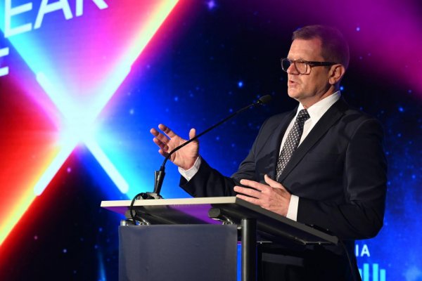 Fico podáva návrh na odvolanie vicepremiéra Petra Kmeca