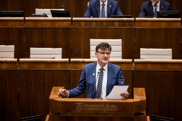 Alojz Hlina sa stal riadnym členom SaS. Umiernení konzervatívci a umiernení liberáli by mali podľa neho ťahať za jeden povraz