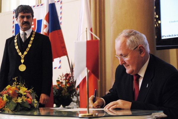 Zomrel slovenský historik a bývalý politik Dušan Čaplovič