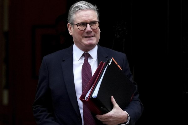 Európa musí prevziať väčšiu úlohu v NATO, myslí si Starmer