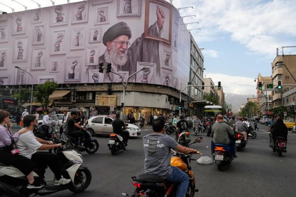 Udalosť dňa: Irán varuje Francúzsko a Britániu pred vyslaním lodí k Hormuzskému prielivu​