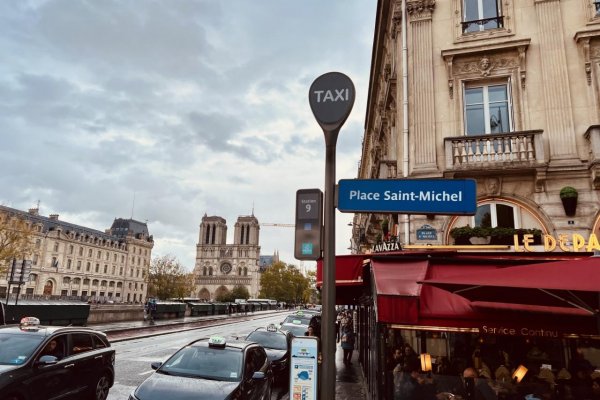 Paríž mobilom Štefana Hríba