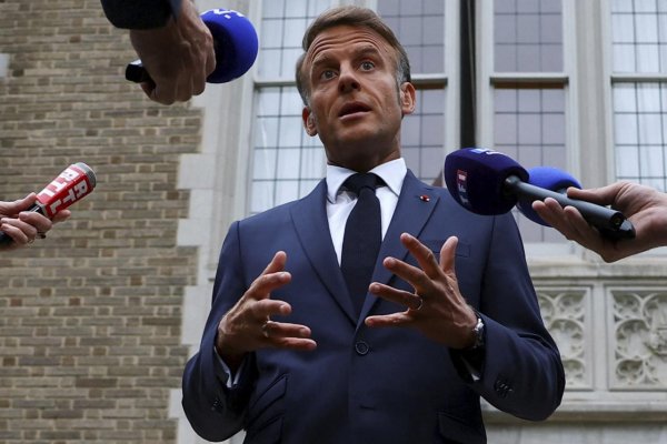 Macron: V Bielom dome sa nehovorilo o územných ústupkoch Ukrajiny voči Rusku