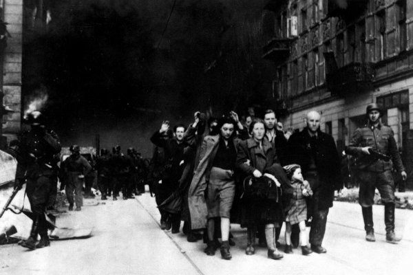 Esej: Holokaust je o nás