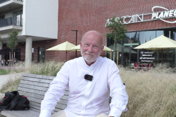 Rastislav Káčer: Fico vždy háji záujmy niekoho iného, len nie štátu, kde je premiérom