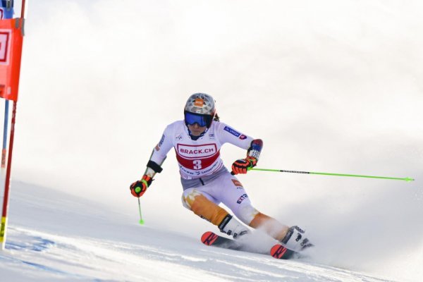 Vlhová vyhrala prvé kolo obrovského slalomu v Aare