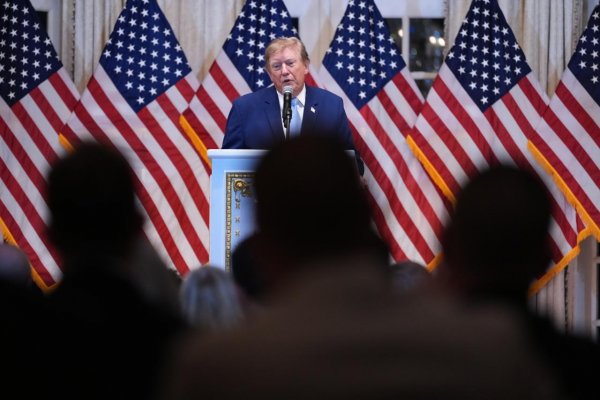 Trump pozastavil nové sankcie proti Rusku