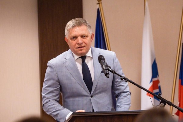 Fico chce od poslancov predpis k ústave, aby sa homosexuálne páry nemohli domáhať manželstva
