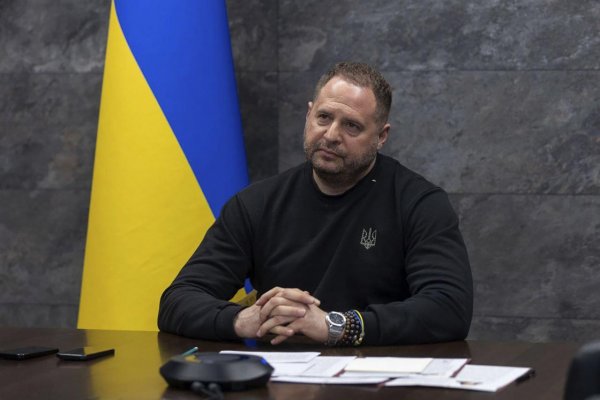 Zelenskyj menoval Jermaka za šéfa delegácie v prípadných mierových rokovaniach