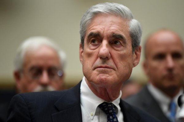 Zomrel bývalý riaditeľ FBI Robert Mueller